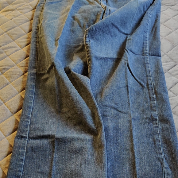 Jeans - Picture 2 of 2